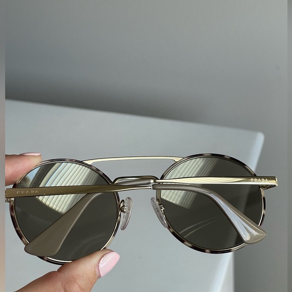 Authentic PRADA Round Gradient sunglasses - Picture 15 of 16